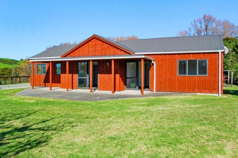 Photo of property in 82 Settlement Road, Kaiwaka, 0573