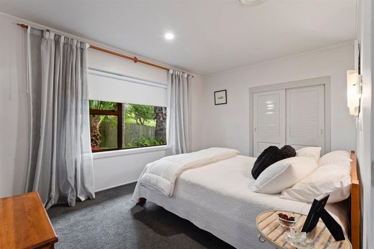 Photo of property in 5 Kotare Place, Sandspit, Warkworth, 0982