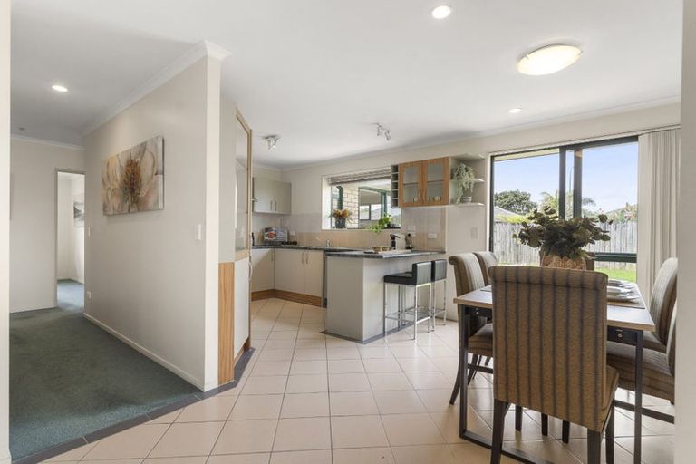 Photo of property in 3 Morewa Place, Takanini, 2112