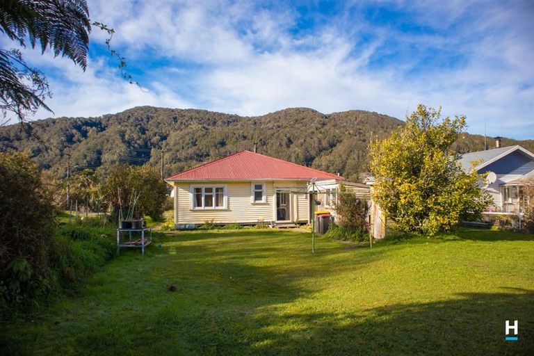 Photo of property in 44 Oxford Street, Taylorville, Greymouth, 7805