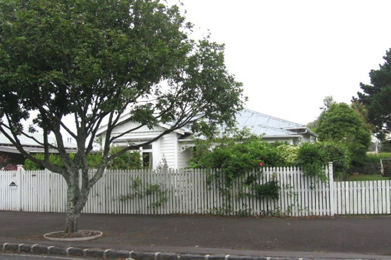 Photo of property in 13 Carmen Avenue, Mount Eden, Auckland, 1041