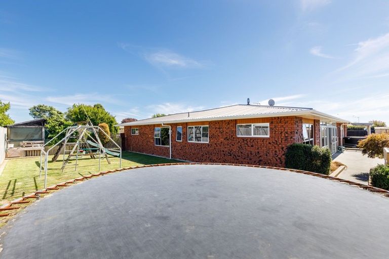 Photo of property in 16 Leon Place, Waitara, 4320