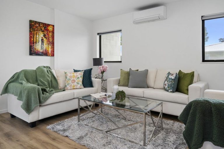 Photo of property in 17b Seymour Road, Sunnyvale, Auckland, 0612