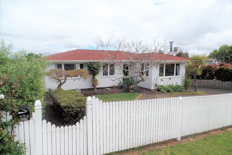 Photo of property in 294 Rangatira Road, Beach Haven, Auckland, 0626