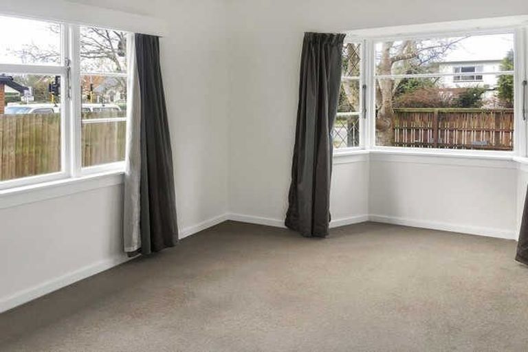 Photo of property in 39 Straven Road, Riccarton, Christchurch, 8011