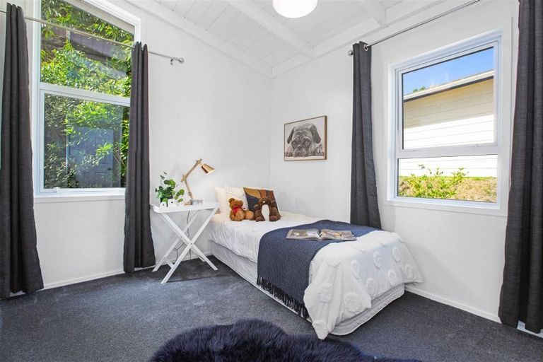 Photo of property in 8 Tatum Way, Johnsonville, Wellington, 6037