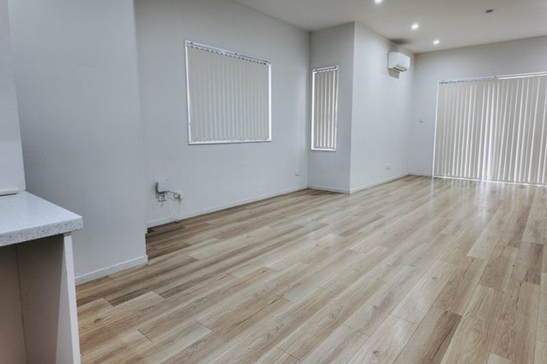 Photo of property in 3b Putiputi Way, Papakura, 2110