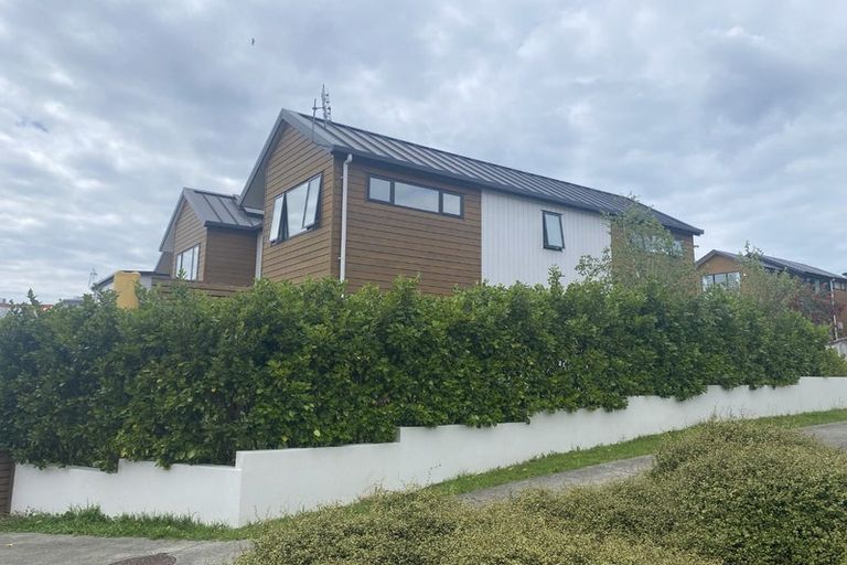 Photo of property in 1 Seafarer Crescent, Stanmore Bay, Whangaparaoa, 0932