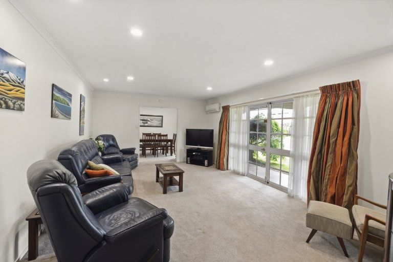 Photo of property in 2 Roselawn Lane, Pahurehure, Papakura, 2113