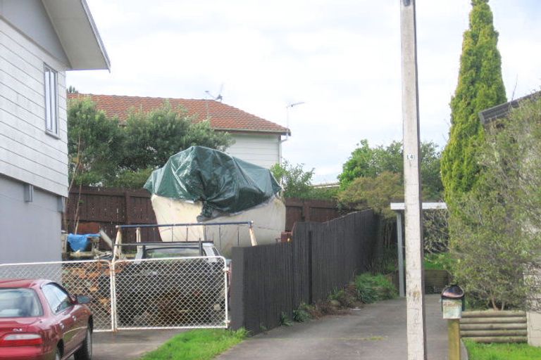 Photo of property in 42 Alidade Place, Massey, Auckland, 0614