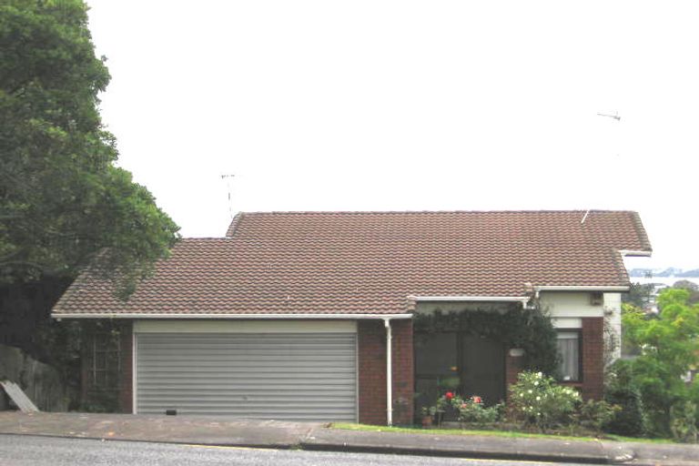 Photo of property in 1/4221 Great North Road, Glendene, Auckland, 0602