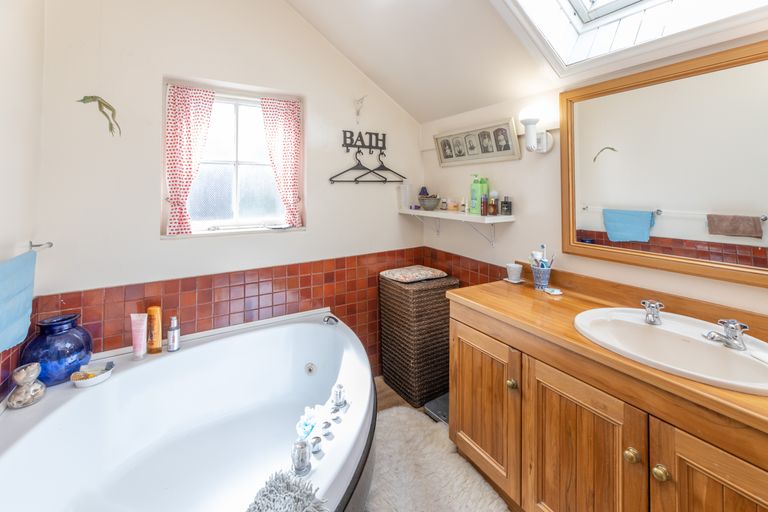 Photo of property in 105a Hinau Street, Riccarton, Christchurch, 8041