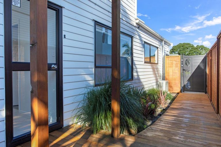 Photo of property in 42a Matakatia Parade, Matakatia, Whangaparaoa, 0930