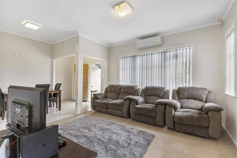 Photo of property in 102 Wallace Road, Papatoetoe, Auckland, 2025