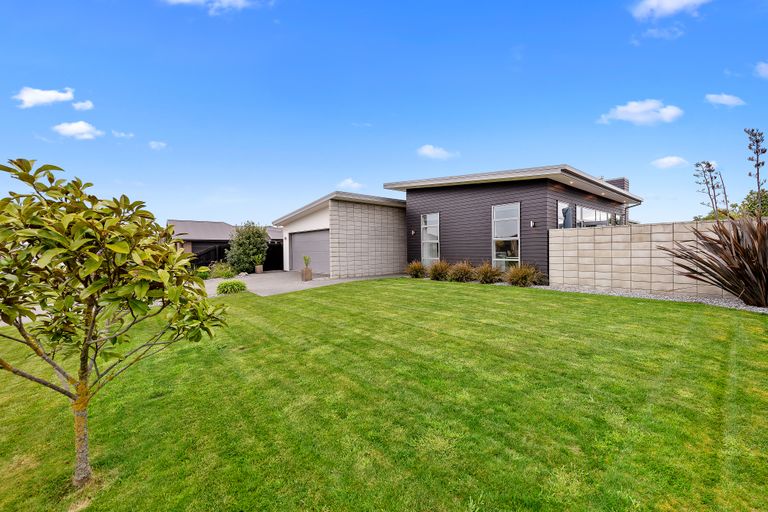 Photo of property in 5 Constance Place, Aidanfield, Christchurch, 8025