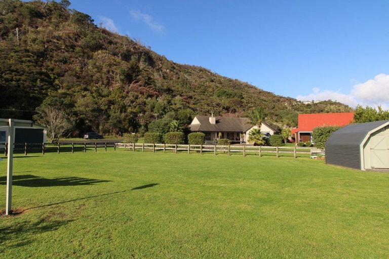 Photo of property in 106 Omara Place, Matarangi, Whitianga, 3592