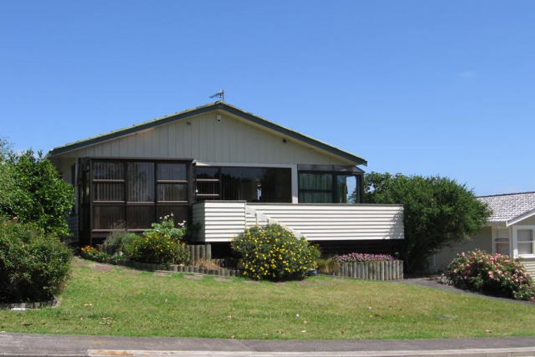 Photo of property in 26 Seon Place, Birkdale, Auckland, 0626