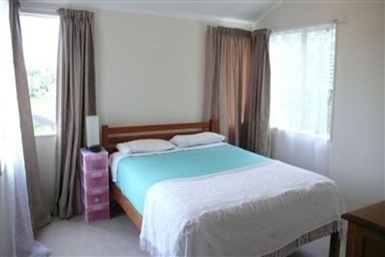 Photo of property in 1/20 Webb Place, Forrest Hill, Auckland, 0620