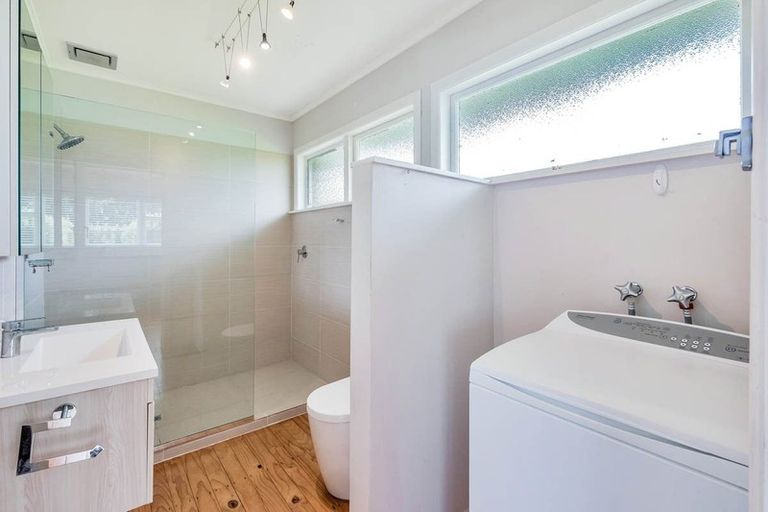 Photo of property in 1/29 Wainui Avenue, Point Chevalier, Auckland, 1022