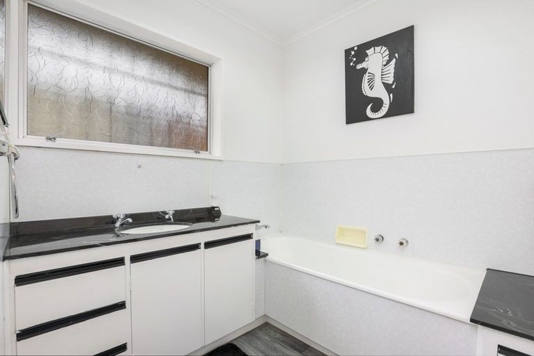 Photo of property in 102au1 Sandwich Road, St Andrews, Hamilton, 3200