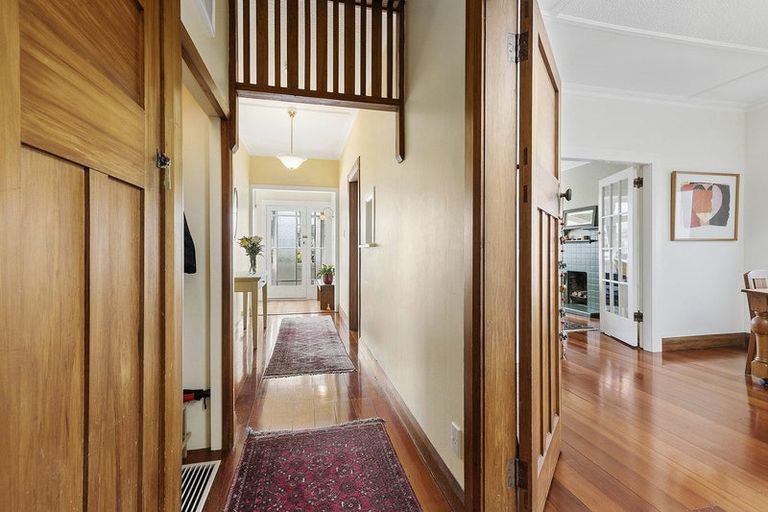 Photo of property in 11 Firth Terrace, Karori, Wellington, 6012