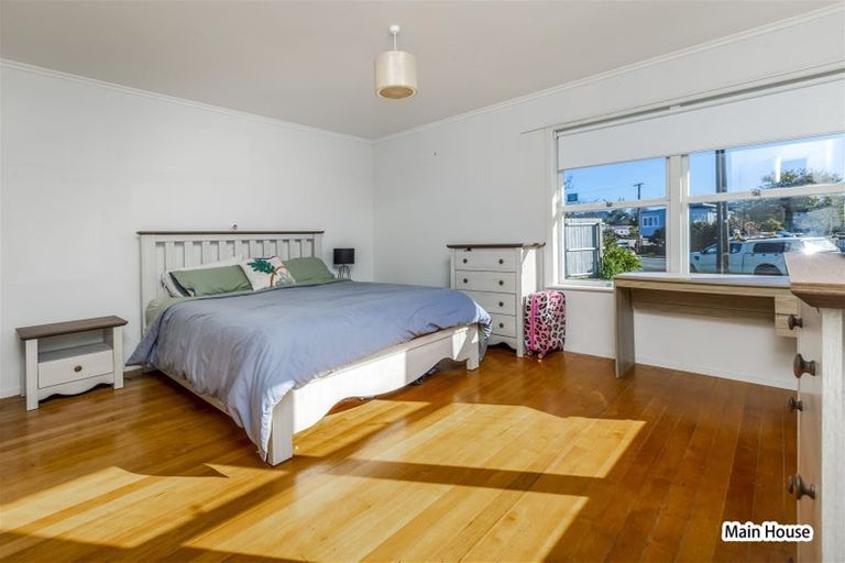 Photo of property in 8 Orere Point Road, Orere Point, Papakura, 2585