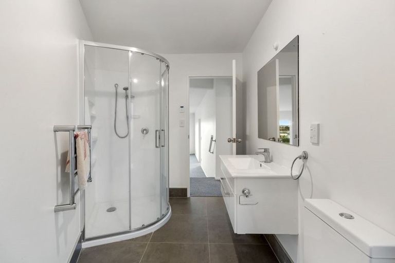 Photo of property in 3/4 Huka Road, Birkenhead, Auckland, 0626