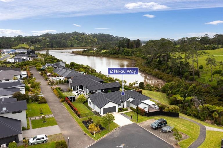 Photo of property in 2 Nikau Way, Riverhead, 0820