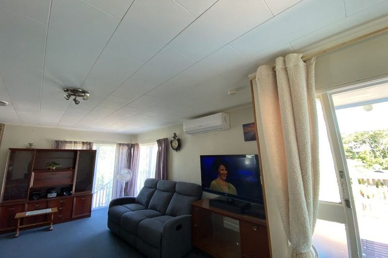 Photo of property in 19 Contessa Drive, Glenfield, Auckland, 0629