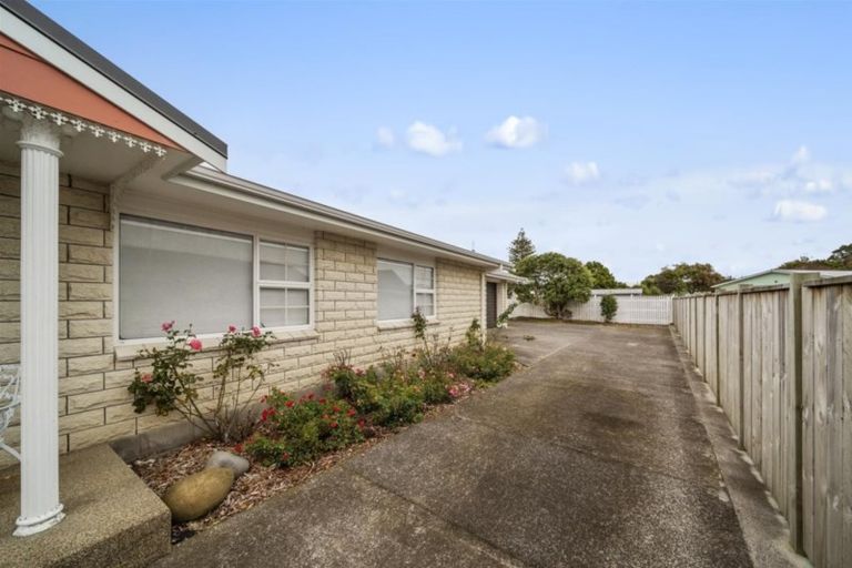 Photo of property in 27 Kowhai Street, Hawera, 4610