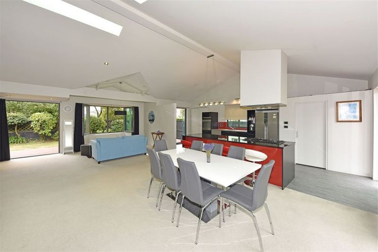 Photo of property in 50 Jeffreys Road, Fendalton, Christchurch, 8052