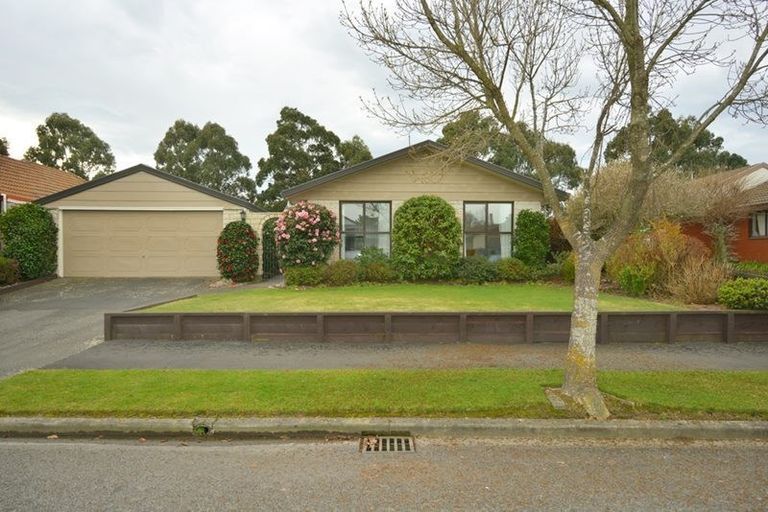 Photo of property in 42 Karnak Crescent, Russley, Christchurch, 8042