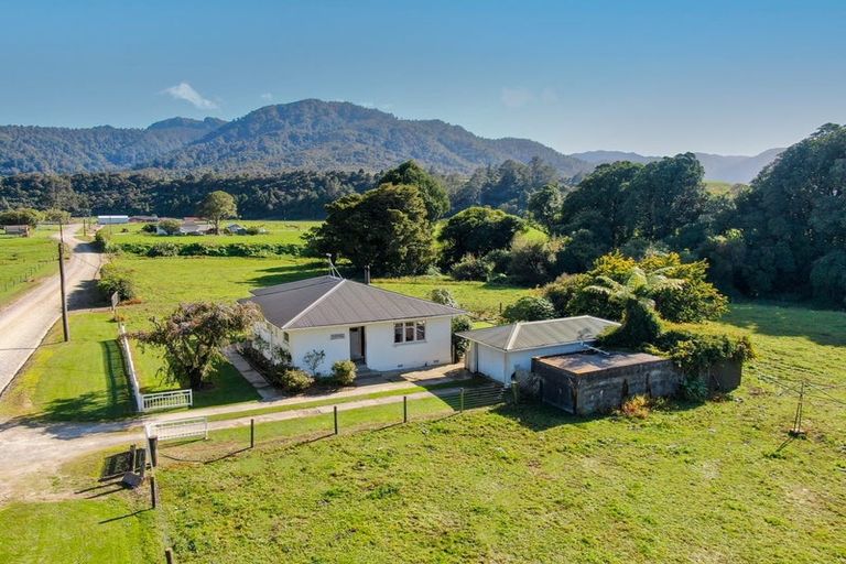 Photo of property in 24 Carter Road, Rockville, Collingwood, 7073