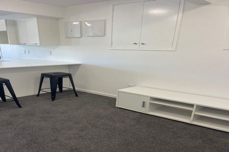 Photo of property in 27 Sunset Road, Totara Vale, Auckland, 0632