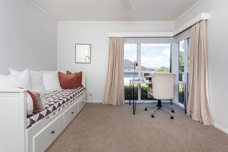 Photo of property in 1/23 Hart Road, Hauraki, Auckland, 0622