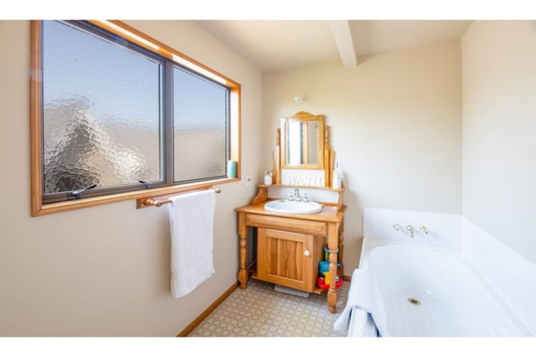 Photo of property in 7 Terrace Road, Leithfield, Amberley, 7481