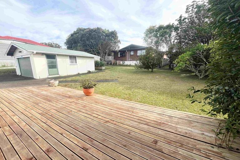 Photo of property in 2 Kohekohe Street, New Lynn, Auckland, 0600