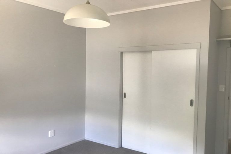 Photo of property in 12a Waiari Road, Conifer Grove, Takanini, 2112