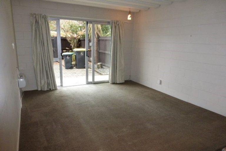 Photo of property in 2/273 Riccarton Road, Upper Riccarton, Christchurch, 8041