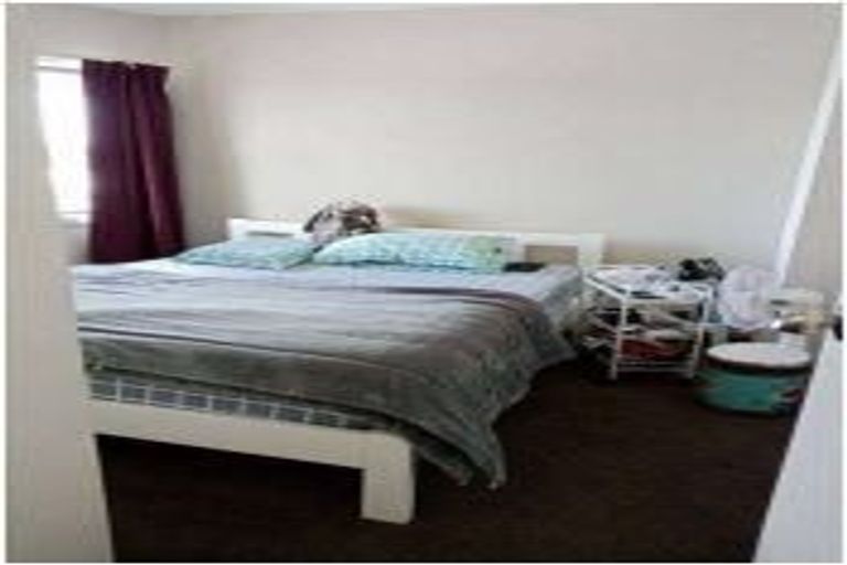 Photo of property in 5m/10 Crown Lynn Place, New Lynn, Auckland, 0600