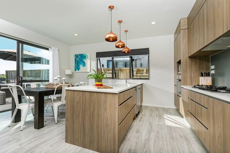 Photo of property in 25 Resolution Drive, Gulf Harbour, Whangaparaoa, 0930