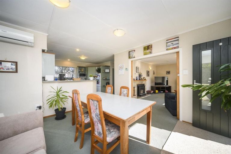 Photo of property in 16 Maunder Street, Marton, 4710