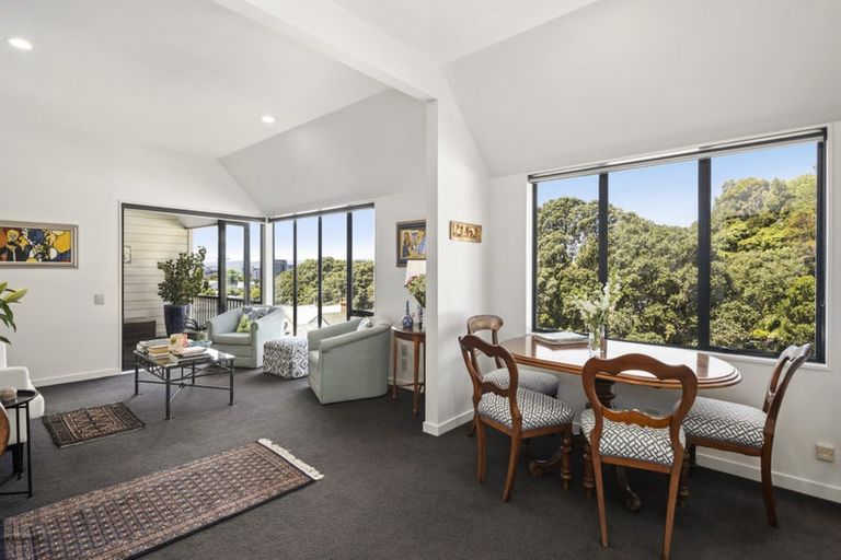 Photo of property in 18 Patanga Crescent, Thorndon, Wellington, 6011