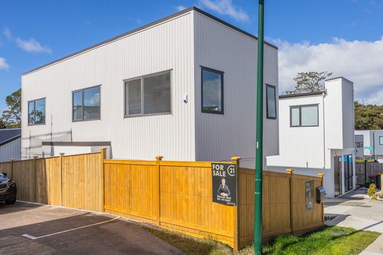 Photo of property in 18 Waka Street, Albany Heights, Auckland, 0632