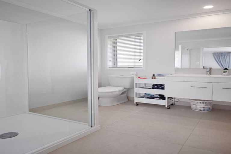 Photo of property in 5 Awa Avenue, Helensville, 0800