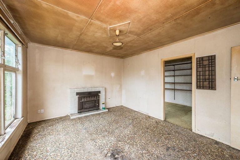 Photo of property in 10 Wairere Grove, Paraparaumu, 5032