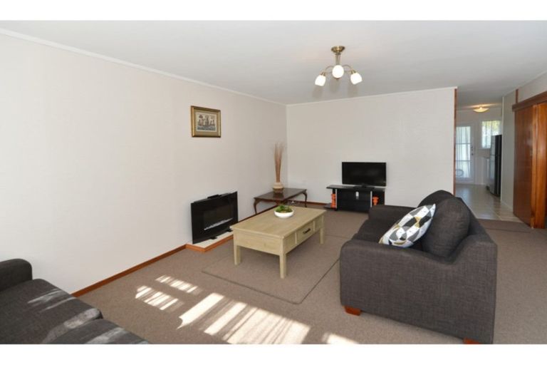 Photo of property in 12 Graham Street, One Tree Point, 0118