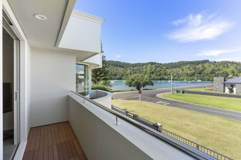 Photo of property in 301 Beach Road, Whangamata, 3620