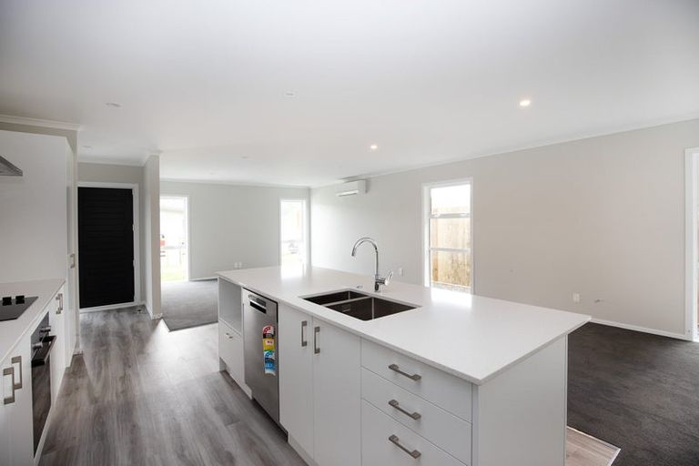 Photo of property in 21 Te Ara O Roimata, Wainuiomata, Lower Hutt, 5014