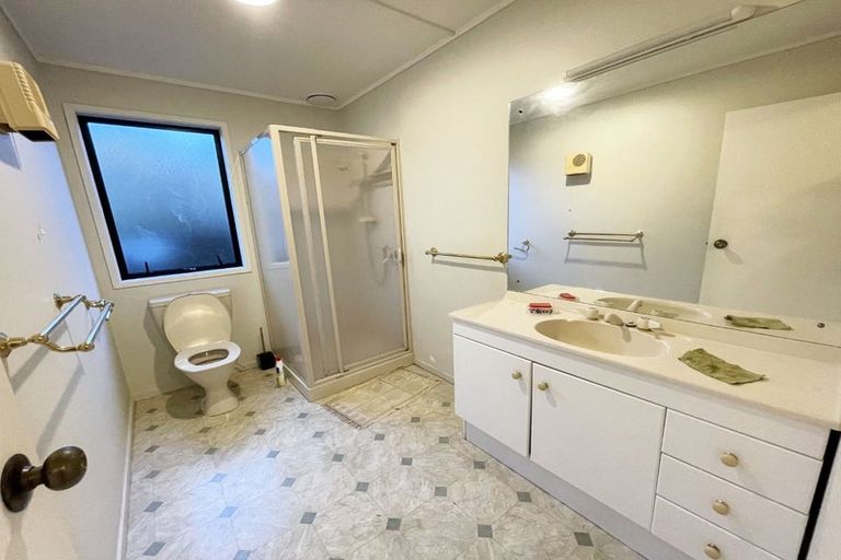 Photo of property in 1/9 Delamare Court, Sunnynook, Auckland, 0632